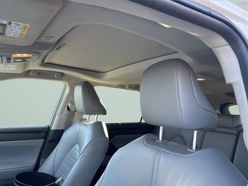 Used 2023 Toyota Highlander XLE image 13