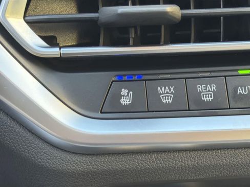 Used 2022 BMW M4 xDrive Competition w/ M Carbon Exterior Package image 22