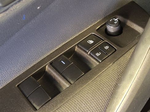 Used 2025 Toyota Corolla LE FWD image 27