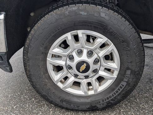 Used 2024 Chevrolet Silverado 2500 LT image 36