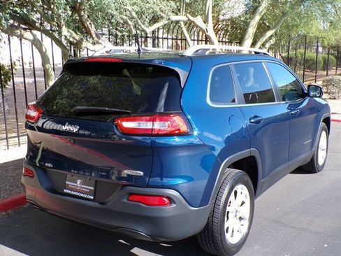 Used 2018 Jeep Cherokee Latitude Plus FWD image 6