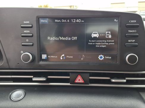 Used 2022 Hyundai Elantra SEL image 9