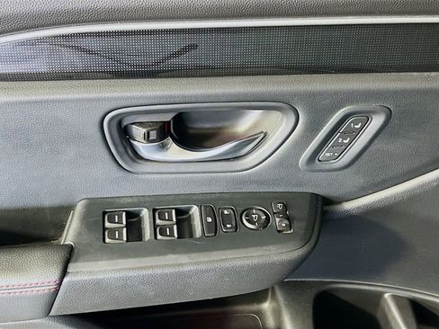 Certified 2025 Honda Pilot Black Edition image 11