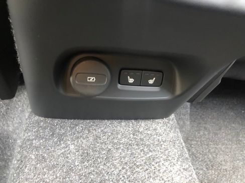 New 2026 Volvo XC40 B5 Ultra w/ Protection Package Premier image 37