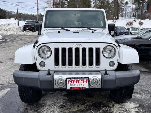 Used 2018 Jeep Wrangler Unlimited Sahara image 3