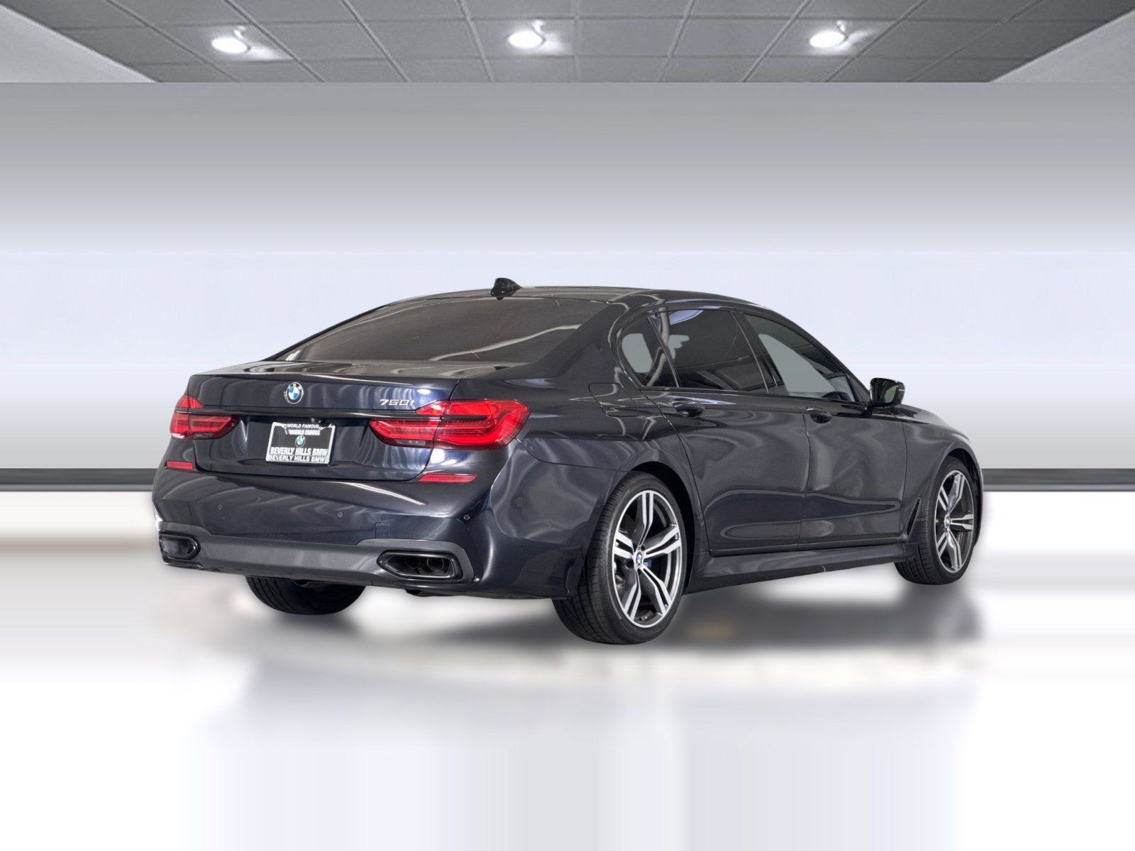 Used 2019 BMW 750i w/ Executive Package RWD image 9