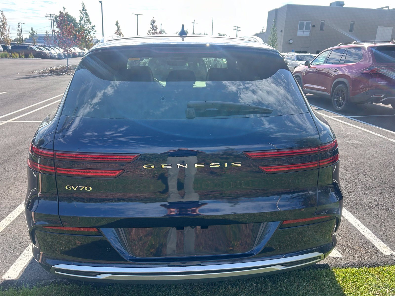 Used 2024 Genesis Electrified GV70 AWD/4WD image 4