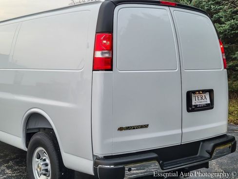 New 2025 Chevrolet Express 3500 Extended w/ Driver Convenience Package image 6