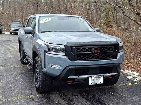 Used 2024 Nissan Frontier PRO-4X w/ Pro Convenience Package image 3