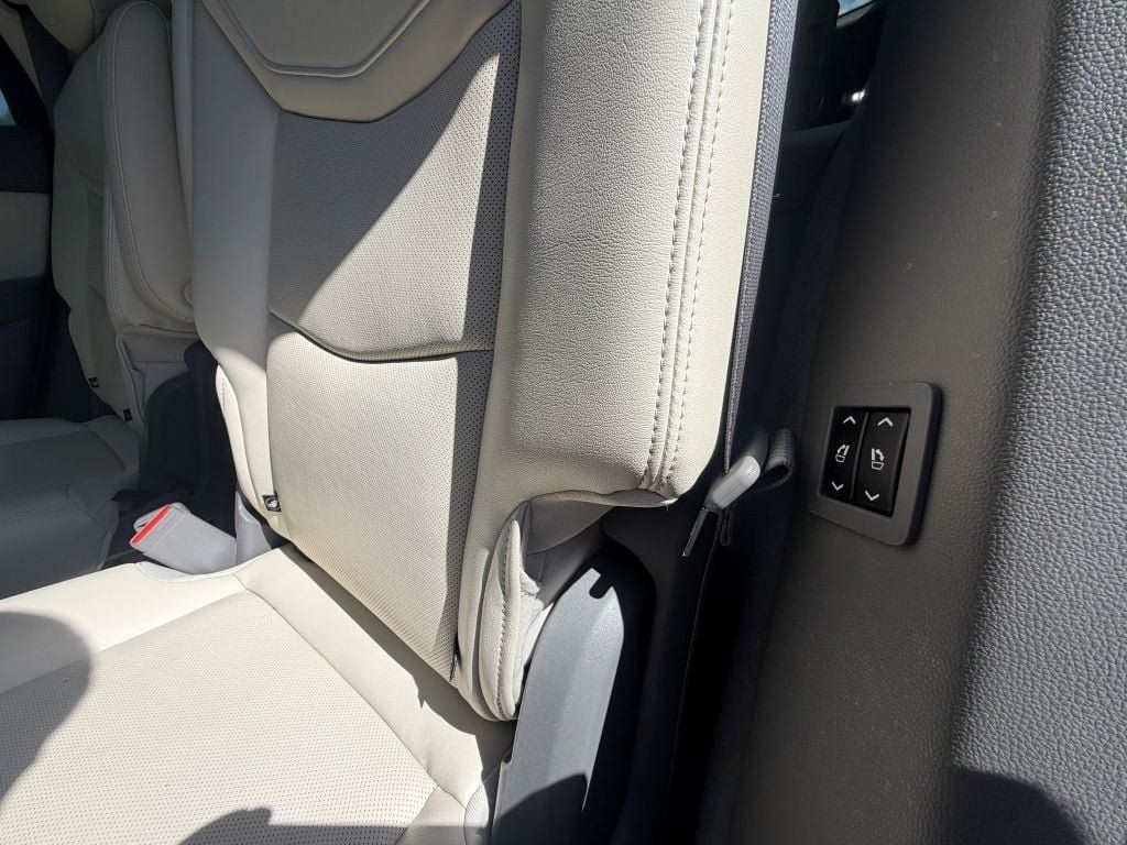 Used 2023 Cadillac XT6 Premium Luxury w/ Technology Package AWD/4WD image 30