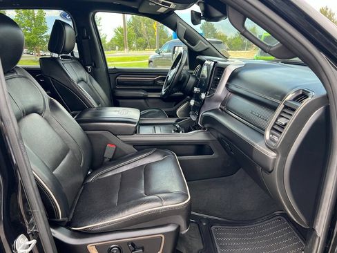 Used 2020 RAM 1500 Limited w/ Black Appearance Package AWD/4WD image 15