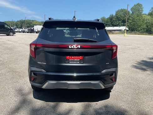 Used 2024 Kia Seltos S AWD/4WD image 6
