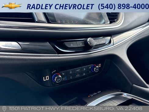 Certified 2024 Buick Enclave Premium image 16