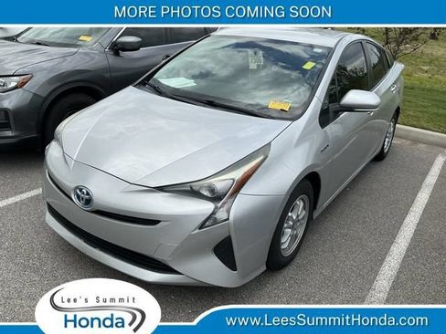 Used 2016 Toyota Prius Two FWD image 1