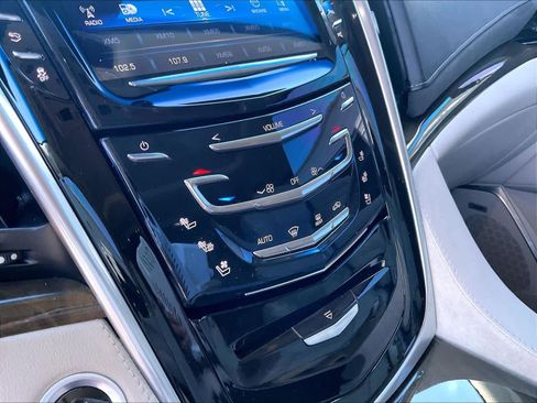 Used 2019 Cadillac Escalade Luxury AWD/4WD image 33