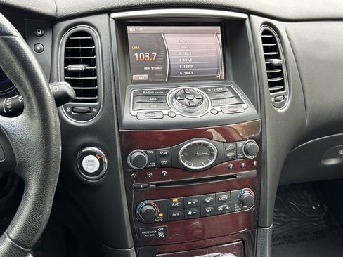 Used 2017 INFINITI QX50 Journey w/ Premium Package image 19