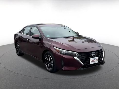 Used 2025 Nissan Sentra SV FWD image 2