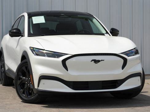 Used 2024 Ford Mustang Mach-E Select w/ Comfort Package Lite image 2
