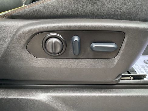 Used 2022 GMC Sierra 2500 AT4 image 12