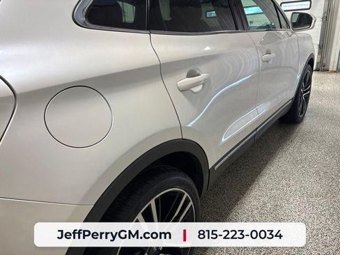 Used 2017 Lincoln MKC Reserve w/ Lincoln MKC Climate Package AWD/4WD image 9