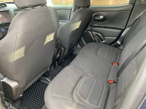 Used 2022 Jeep Renegade Latitude image 12