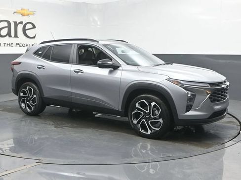 New 2026 Chevrolet Trax RS w/ Sunroof Package FWD image 6