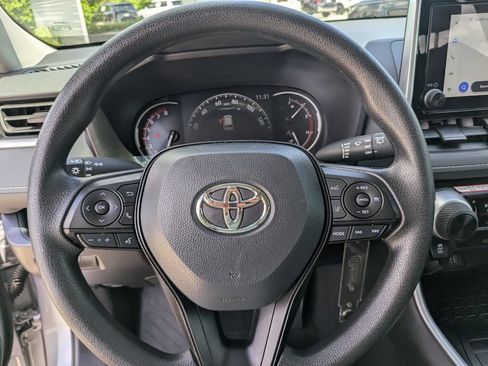 Used 2025 Toyota RAV4 LE FWD image 29