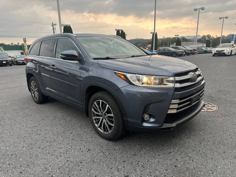 Used 2018 Toyota Highlander Limited Platinum AWD/4WD image 1