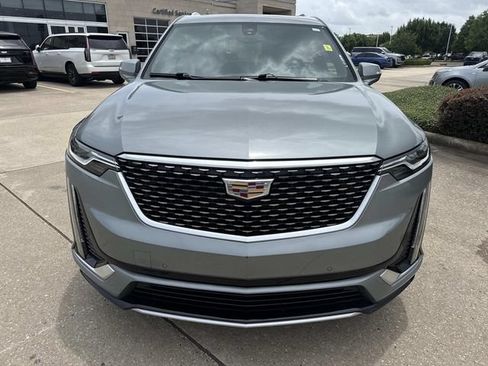 Used 2023 Cadillac XT6 Luxury FWD image 2