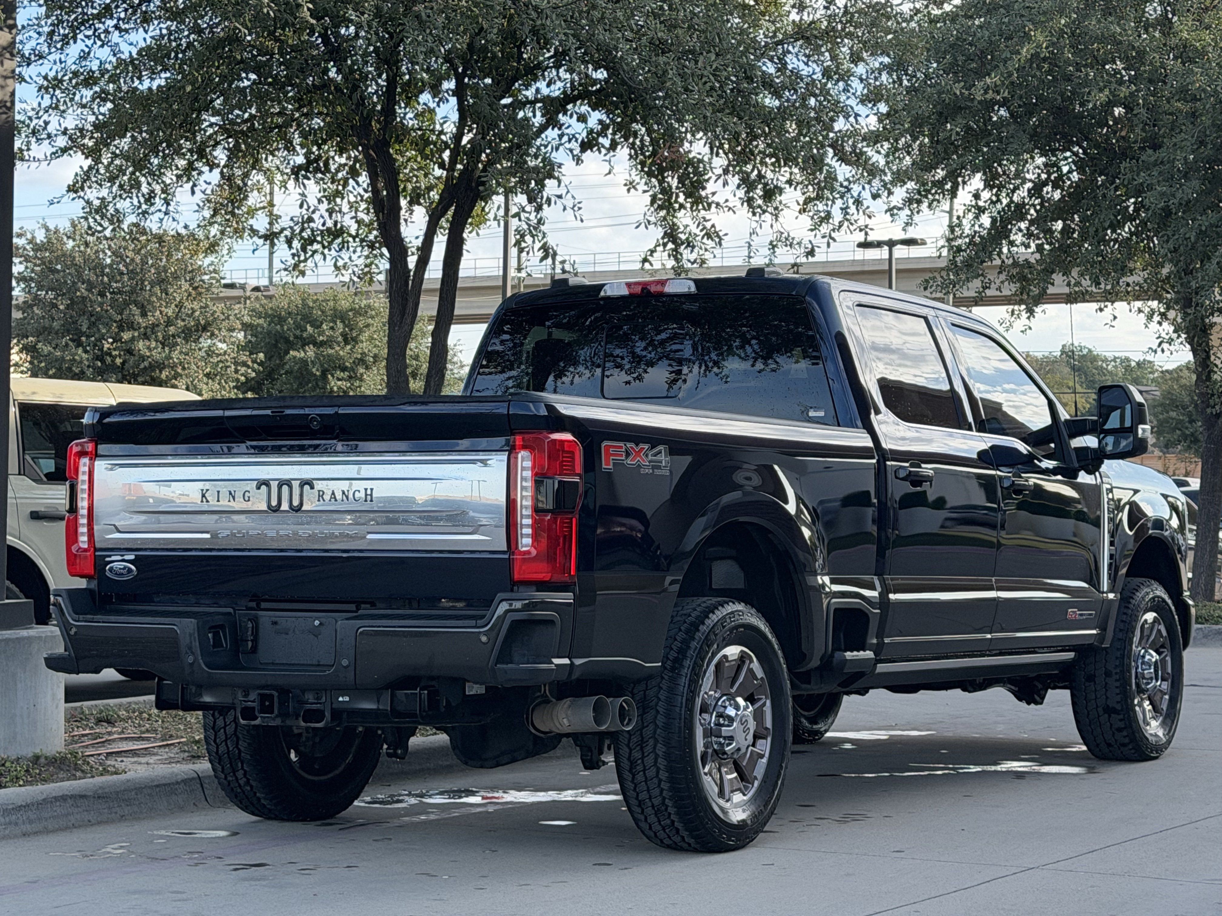 Used 2025 Ford F250 King Ranch AWD/4WD image 4