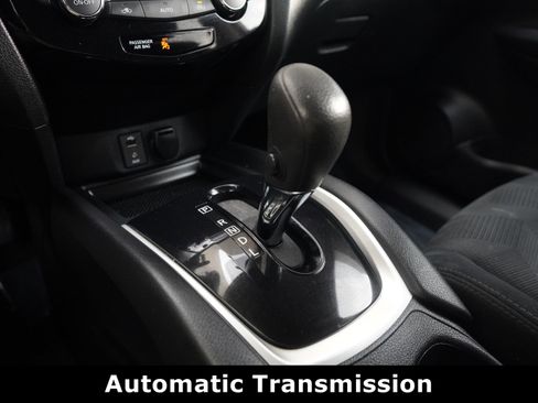 Used 2014 Nissan Rogue SV image 26