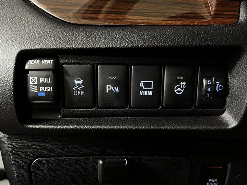 Certified 2020 Toyota Sienna Limited Premium image 23