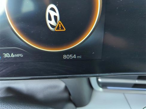 Used 2025 Hyundai Elantra Limited image 47