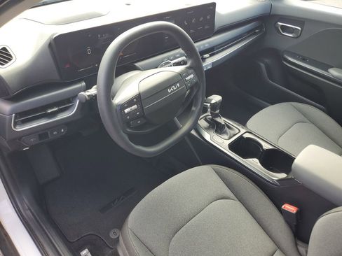 Used 2025 Kia K4 LXS image 16