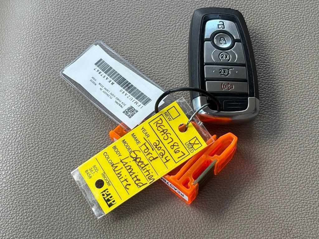 Used 2024 Ford Expedition Limited AWD/4WD image 26