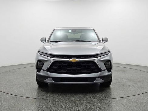 Used 2025 Chevrolet Blazer LT image 2
