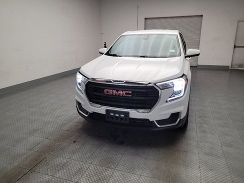 Used 2024 GMC Terrain SLE w/ Fleet Convenience Package FWD image 15