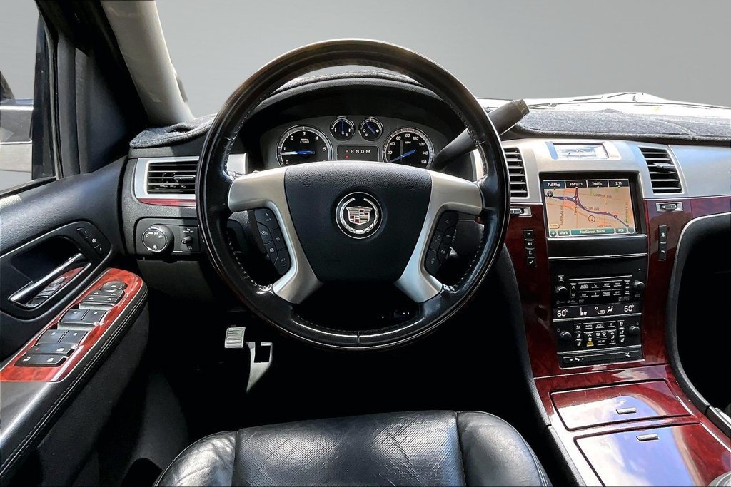 Used 2011 Cadillac Escalade ESV Premium RWD image 5