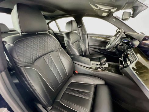 Used 2023 BMW M550i xDrive w/ Executive Package AWD/4WD image 29
