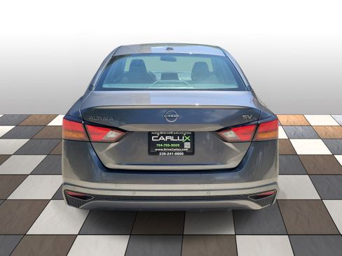 Used 2024 Nissan Altima 2.5 SV FWD image 5