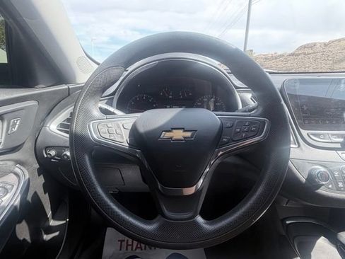 Used 2022 Chevrolet Malibu LT FWD image 9