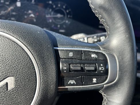 Used 2024 Kia Sportage SX image 16