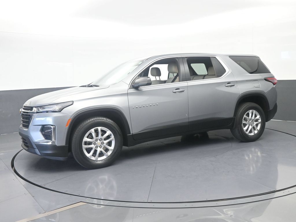 Used 2024 Chevrolet Traverse LS FWD image 2
