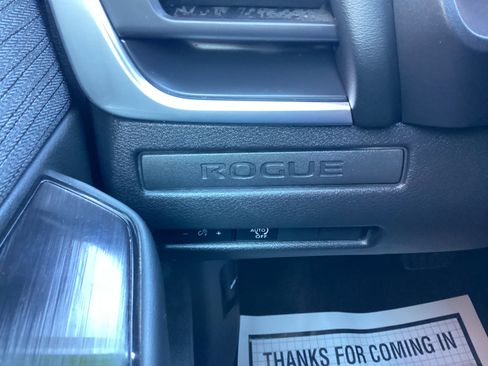 Used 2023 Nissan Rogue S image 40