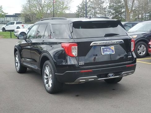 Certified 2023 Ford Explorer XLT w/ Equipment Group 202A AWD/4WD image 3