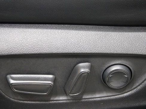 Used 2024 Toyota Highlander XSE image 21