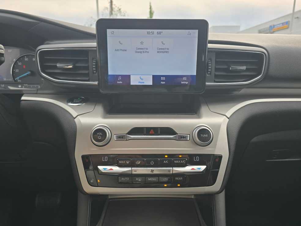 Used 2021 Ford Explorer XLT w/ Equipment Group 202A AWD/4WD image 12