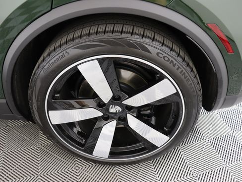 Used 2024 Porsche Macan 4 Electric image 15