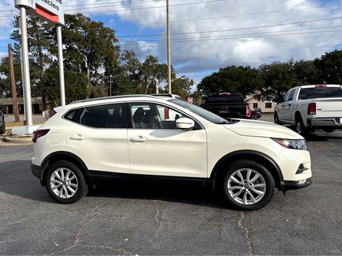 Used 2022 Nissan Rogue Sport SV image 23