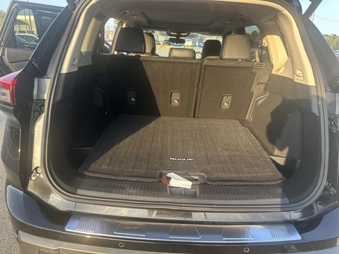 Certified 2024 Nissan Rogue SV w/ SV Premium Package FWD image 18
